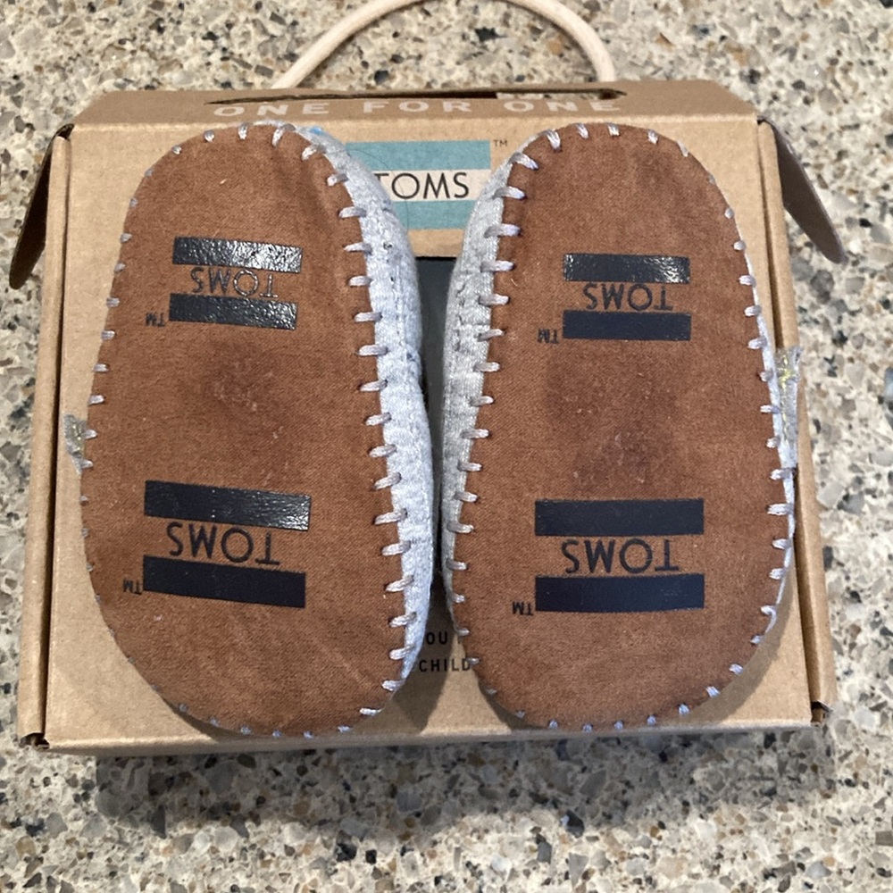 Size 2 Tiny TOMS Crib Alpargata in Grey Jersey - Picture 8 of 9